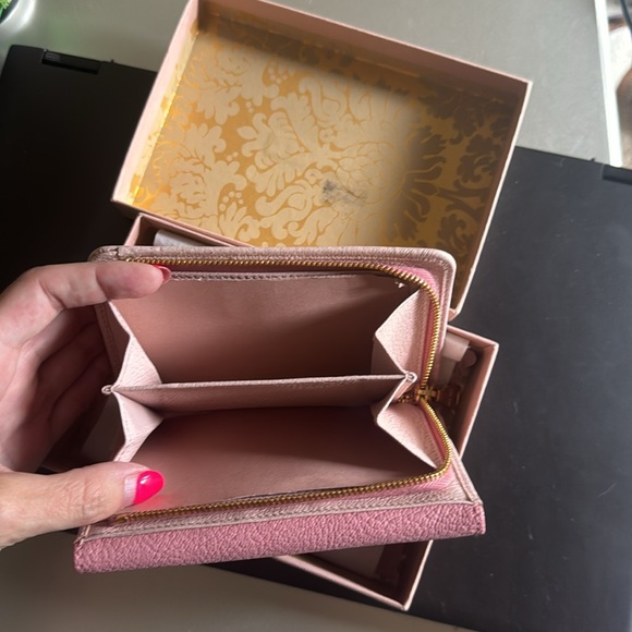 MIU MIU EUC , original COA, two-tone pink wallet WITH ORIGINAL BOX - Picture 5 of 5